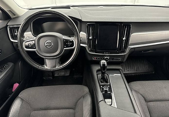 Volvo V90 26 of 30