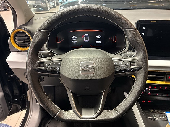 Seat Arona 14 of 22