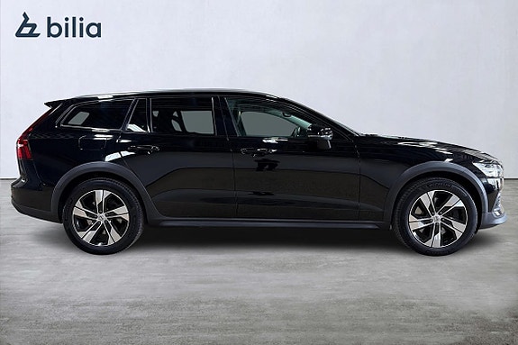 Volvo V60 Cross Country 18 of 23