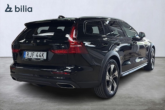 Volvo V60 Cross Country 19 of 23