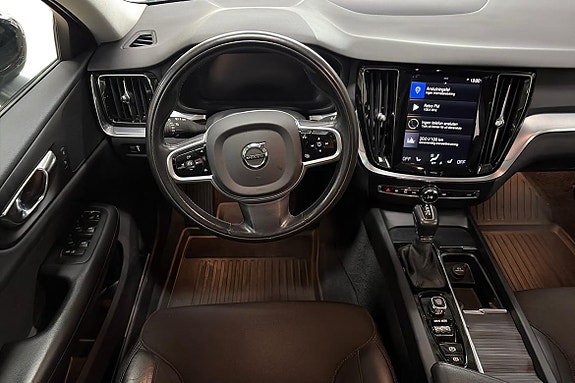 Volvo V60 Cross Country 11 of 23