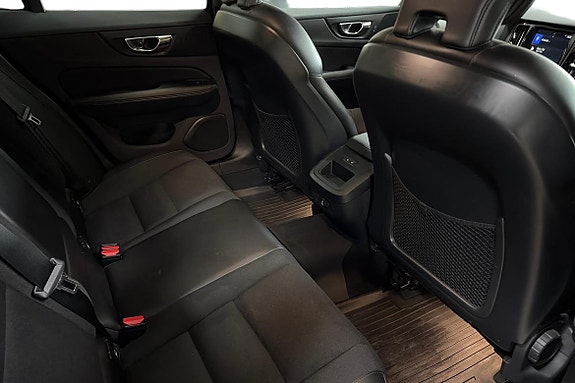 Volvo V60 Cross Country 9 of 23