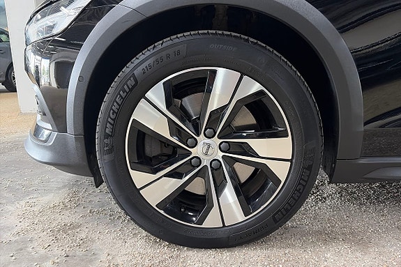 Volvo V60 Cross Country 17 of 23
