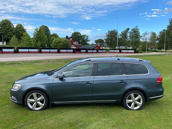 Volkswagen Passat 4 of 15