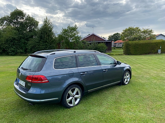 Volkswagen Passat 14 of 15