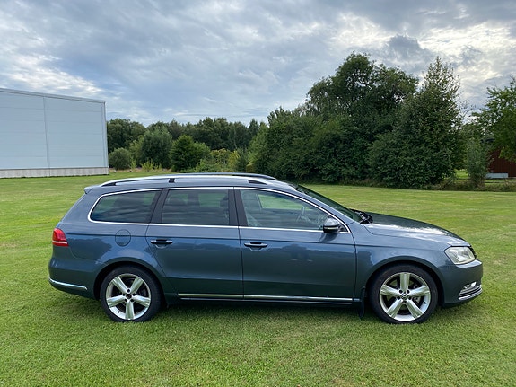Volkswagen Passat 3 of 15