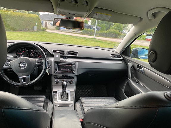Volkswagen Passat 7 of 15