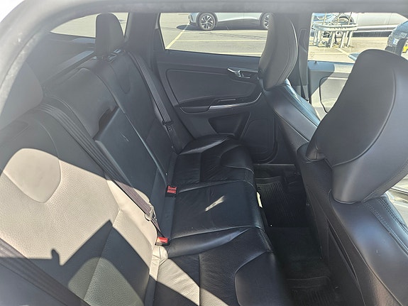 Volvo XC60 8 of 9