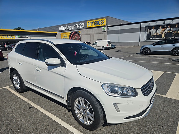 Volvo XC60 3 of 9