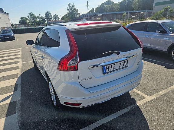 Volvo XC60 4 of 9