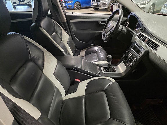Volvo V70 7 of 9