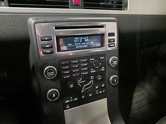 Volvo V70 8 of 9