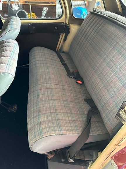 Citroen 2CV 8 of 12