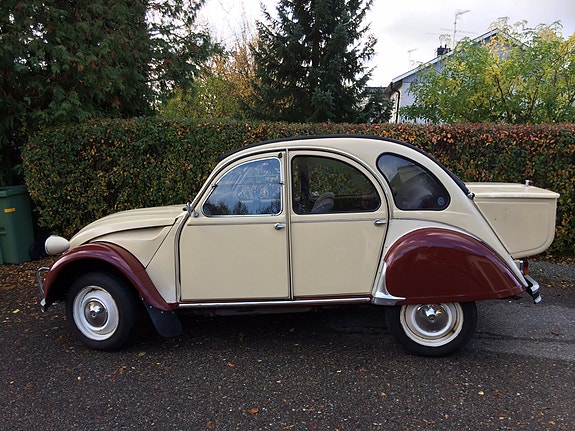Citroen 2CV 3 of 12
