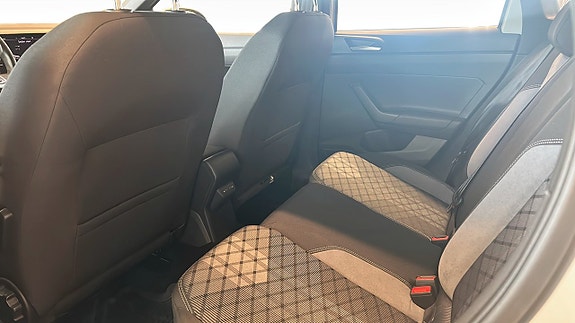 Volkswagen Taigo 11 of 12