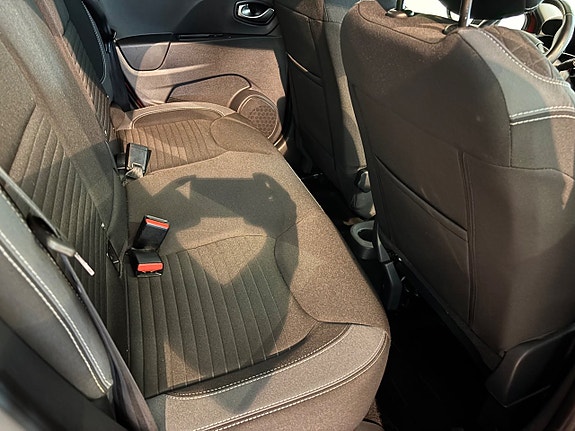 Renault Clio 9 of 11