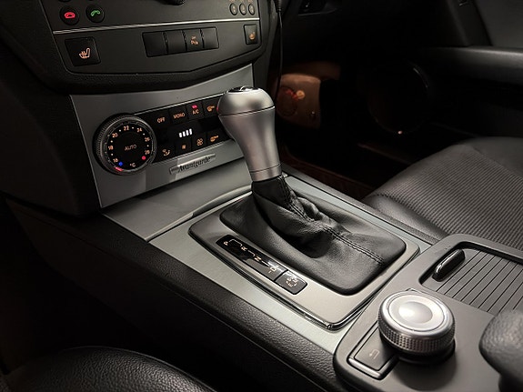 Mercedes-Benz C220 13 of 14