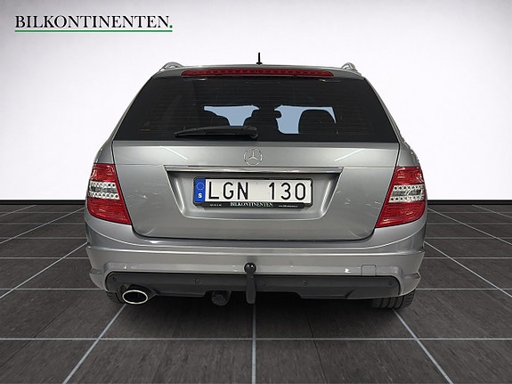 Mercedes-Benz C220 8 of 14