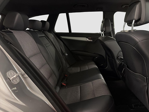 Mercedes-Benz C220 6 of 14