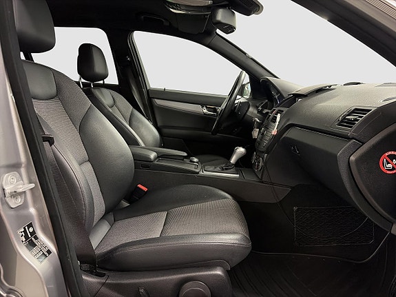 Mercedes-Benz C220 4 of 14