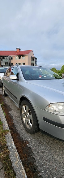 Skoda Octavia 2 of 5