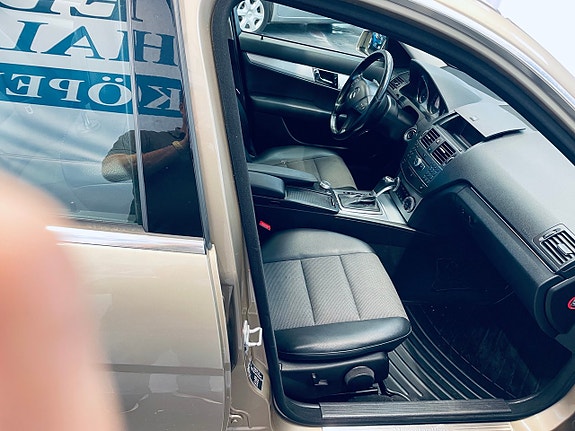 Mercedes-Benz C180 17 of 22