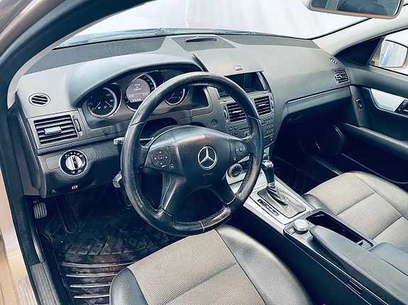 Mercedes-Benz C180 12 of 22