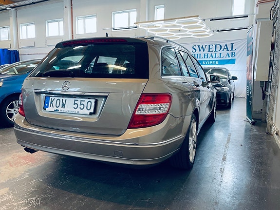 Mercedes-Benz C180 9 of 22