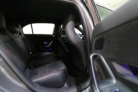 Mercedes-Benz A250 e 17 of 22