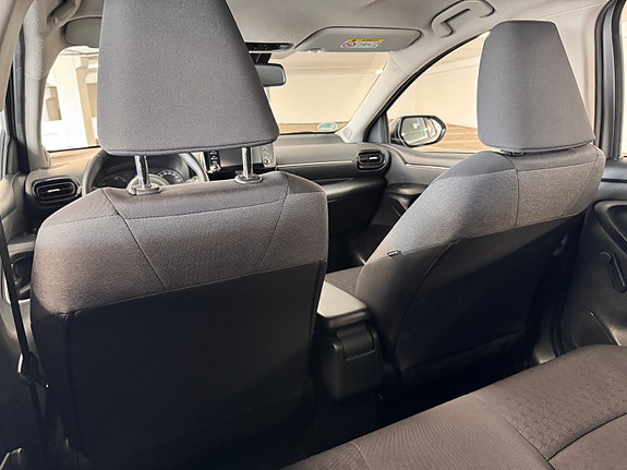 Toyota Yaris 6 of 10
