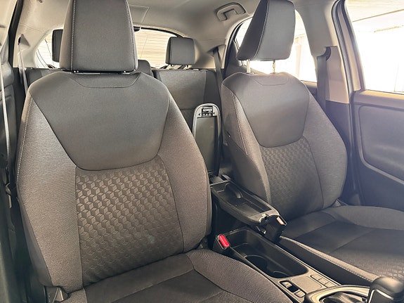 Toyota Yaris 5 of 10