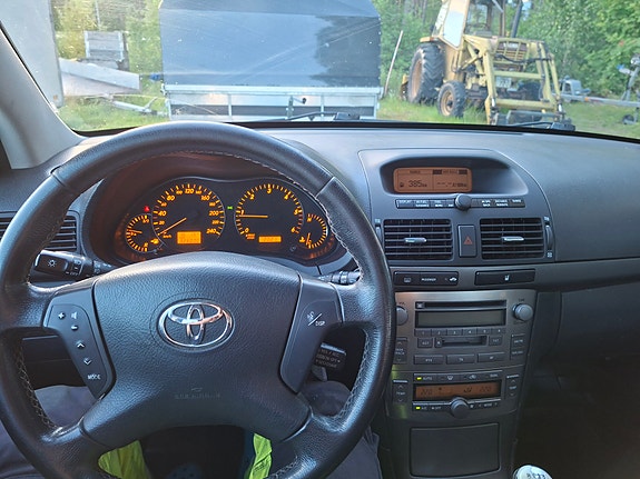 Toyota Avensis 9 of 9