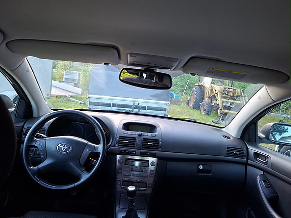 Toyota Avensis 8 of 9