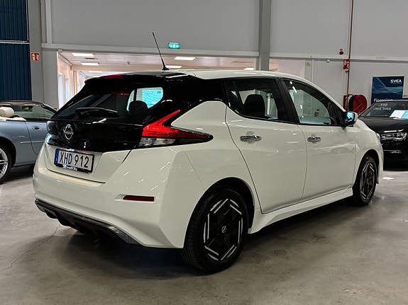 Nissan Leaf 4 of 21