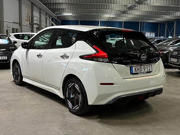 Nissan Leaf 6 of 21