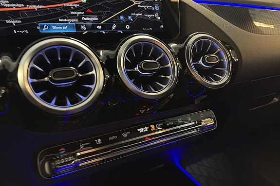 Mercedes-Benz GLA220 d 17 of 24