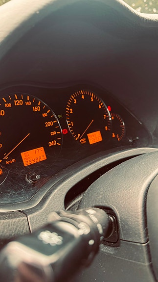 Toyota Avensis 3 of 9
