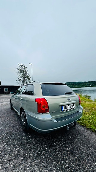 Toyota Avensis 6 of 9