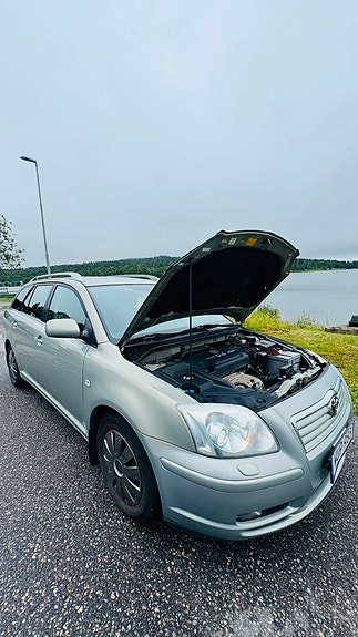 Toyota Avensis 7 of 9