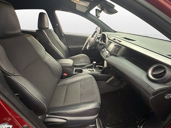 Toyota RAV4 11 of 28