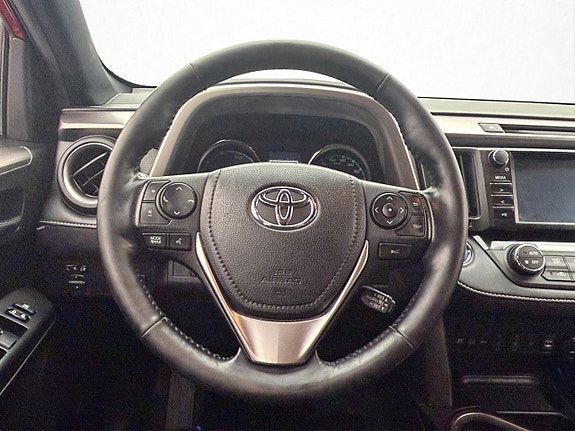 Toyota RAV4 10 of 28