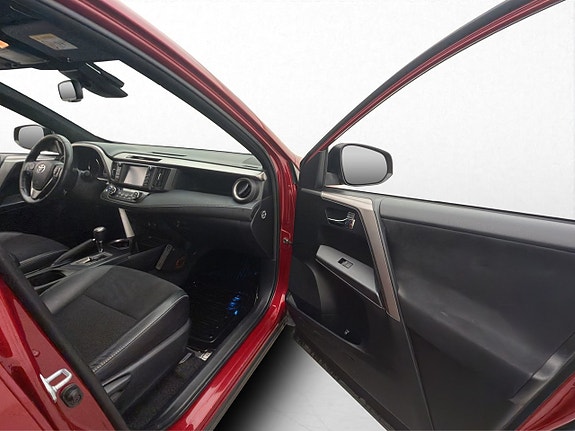 Toyota RAV4 12 of 28