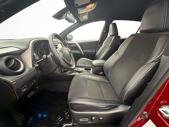 Toyota RAV4 9 of 28
