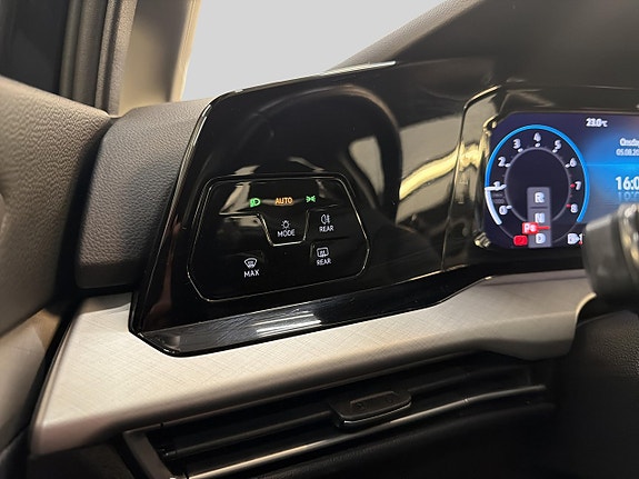 Volkswagen Golf I 21 of 29