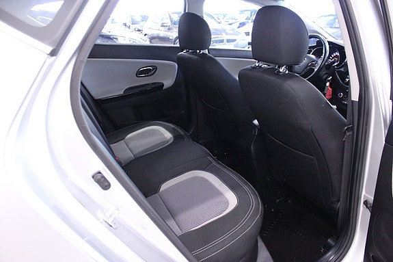 Kia Ceed 13 of 24