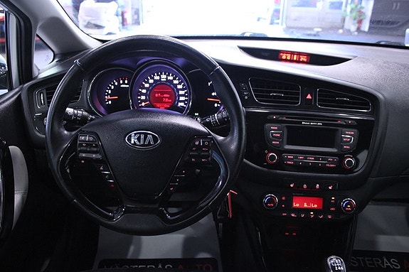 Kia Ceed 18 of 24