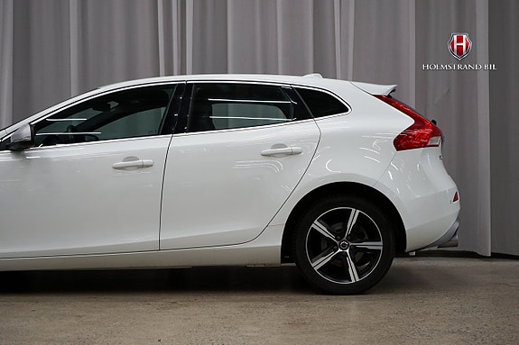 Volvo V40 7 of 22