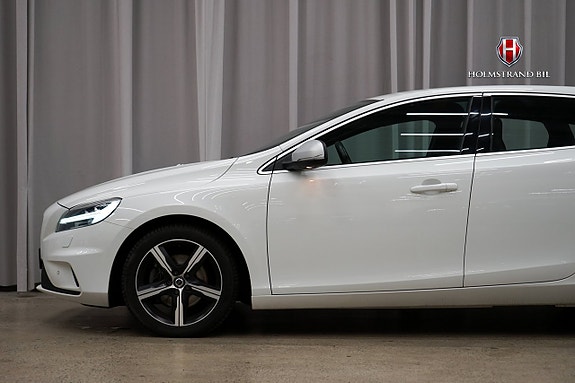 Volvo V40 6 of 22