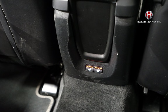 Volvo V40 11 of 22