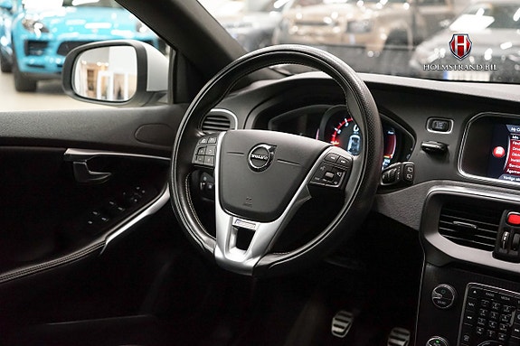 Volvo V40 13 of 22